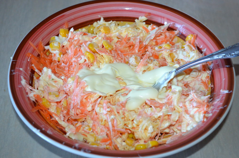 Салат с морковью, сыром и чесноком — рецепт с фото