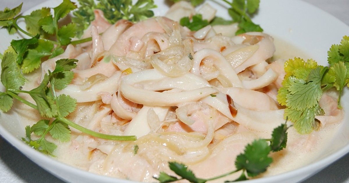 Жареные кальмары с луком – 6 очень вкусных рецептов приготовления