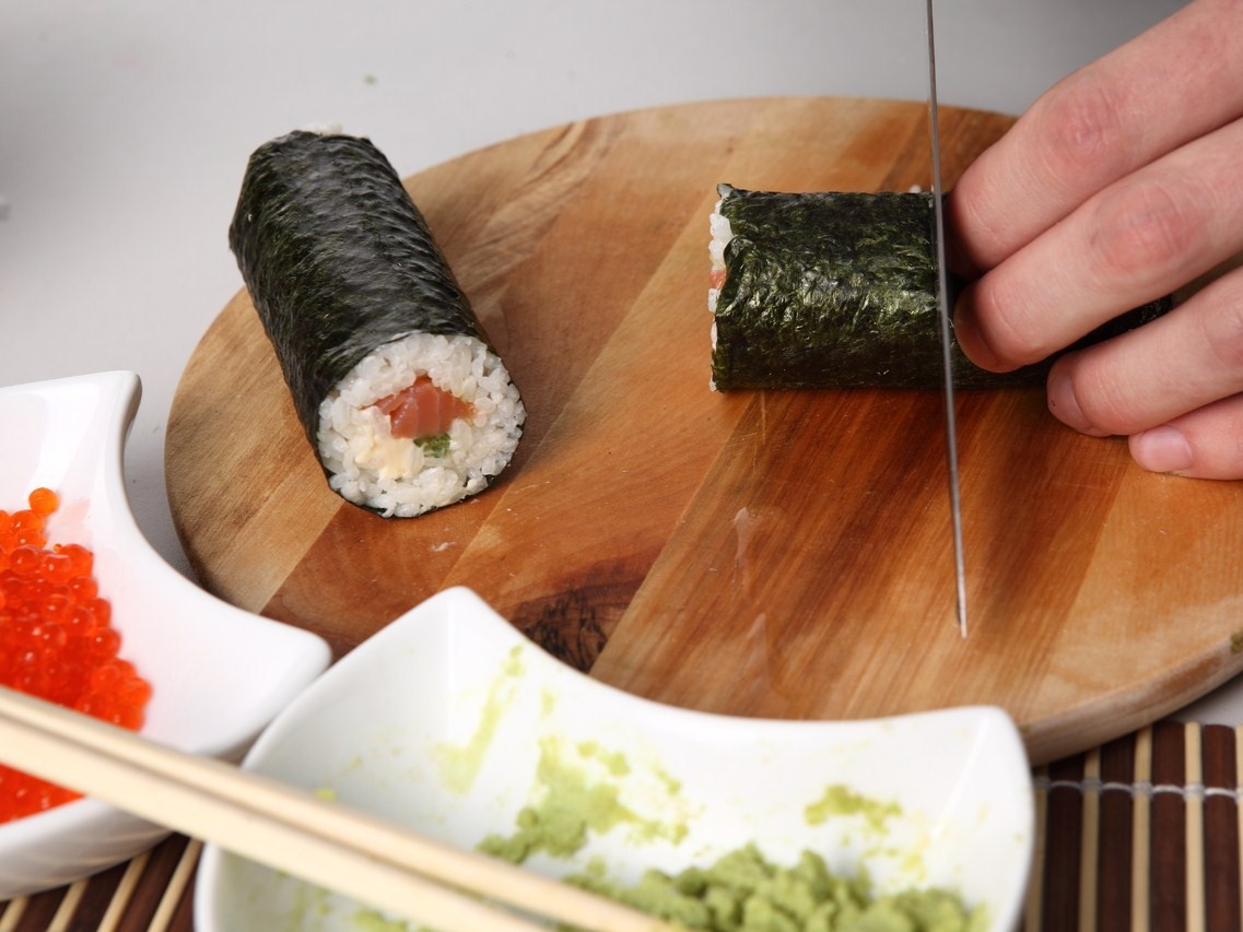 Салат суши слоями с красной рыбой – рецепты приготовления