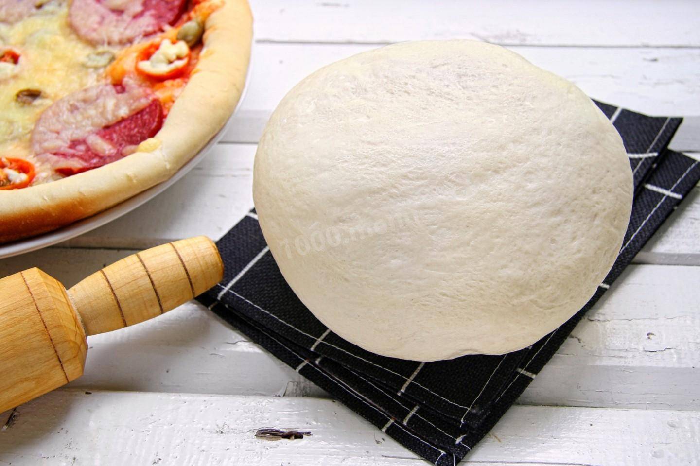 Быстрое дрожжевое тесто для пиццы: 7 очень вкусных рецептов