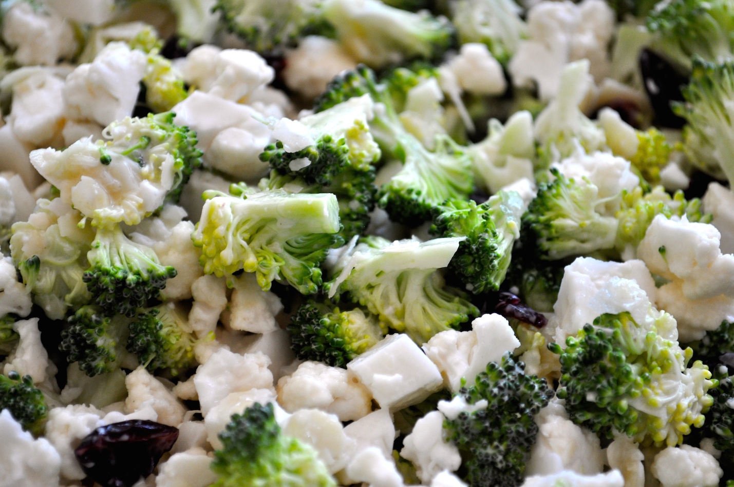 Полезные салаты из брокколи: 8 рецептов для желающих быть здоровыми