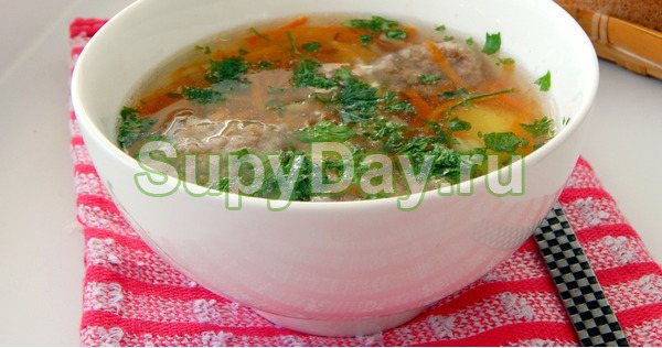 Лёгкий суп с куриными фрикадельками и яичной "лапшой"