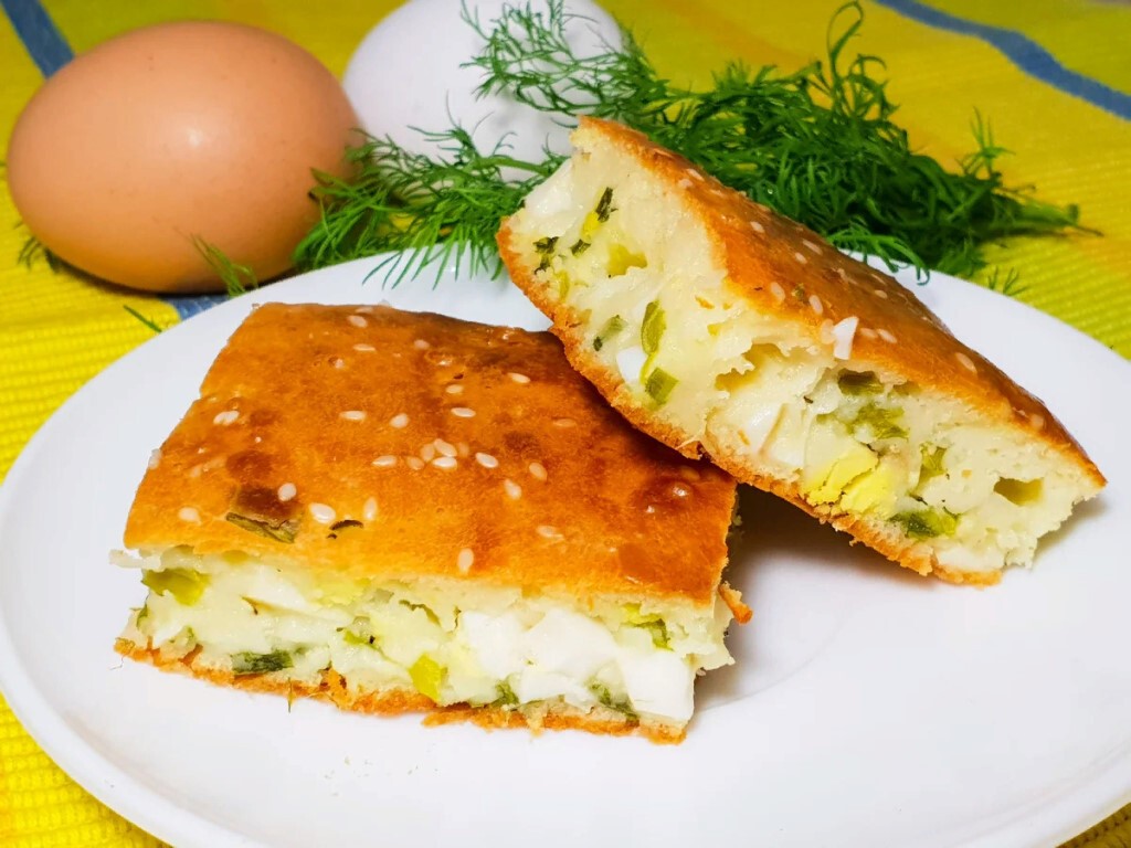 Заливной пирог с луком и яйцом — быстрые и вкусные рецепты      
