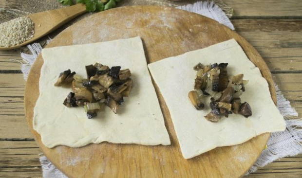 Постные пирожки с картошкой и грибами