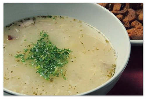 Томатный суп с чесночными гренками