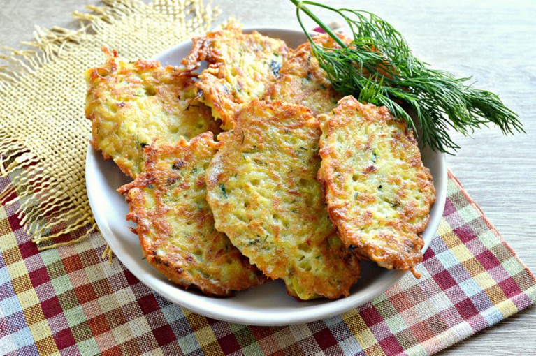 Картофельные драники с ветчиной и сыром - 8 пошаговых фото в рецепте