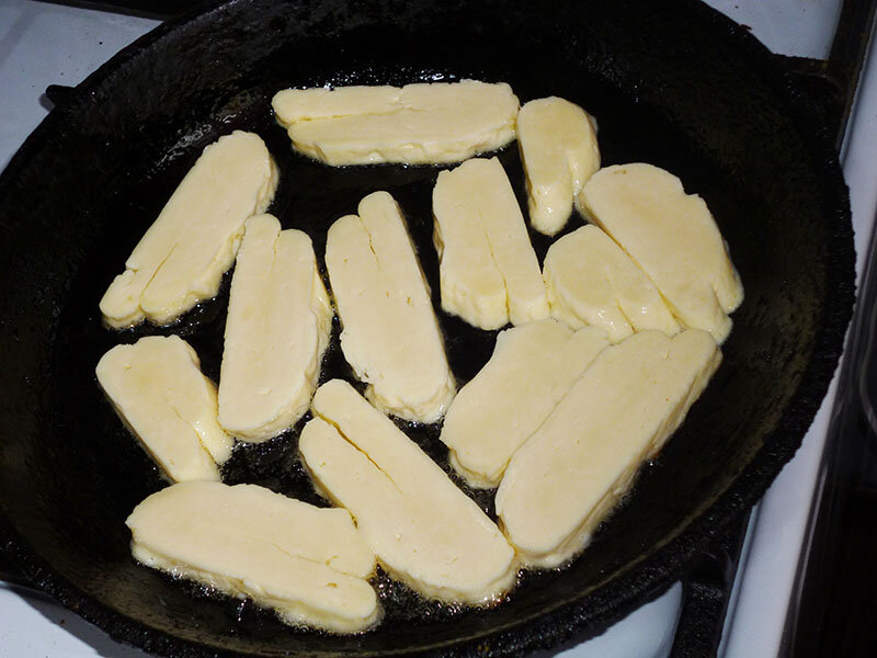 Сырные шарики: 4 пошаговых рецептов популярной закуски