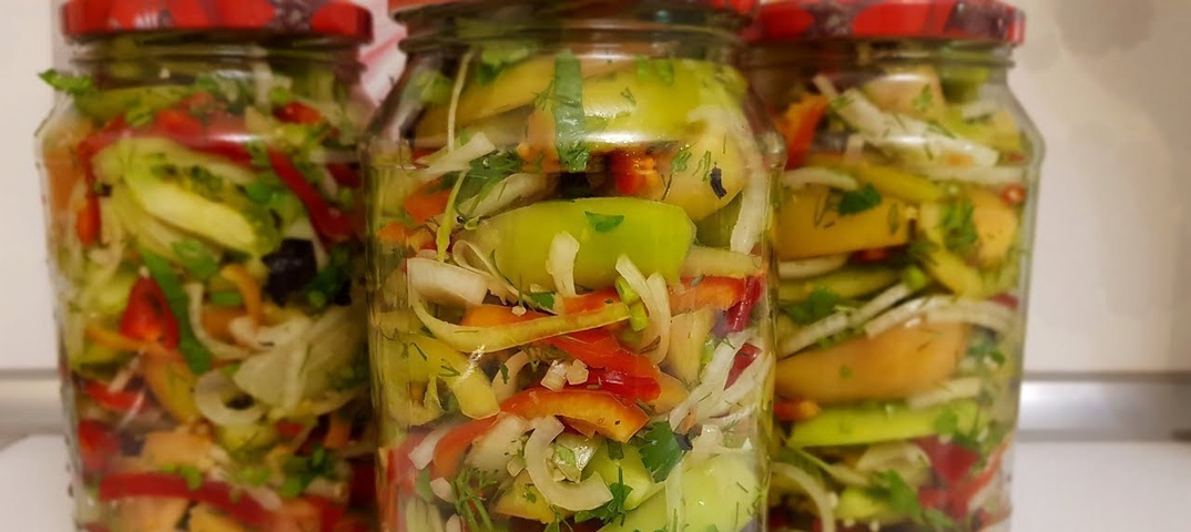 Салат из зеленых помидор на зиму - рецепты с фото пальчики оближешь