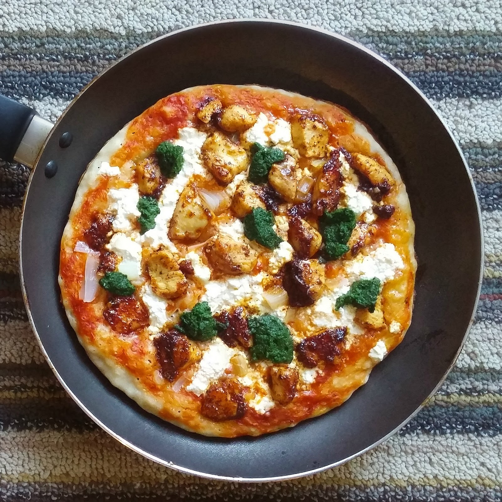 Быстрая пицца на сковороде за 10 минут — 7 пошаговых рецептов