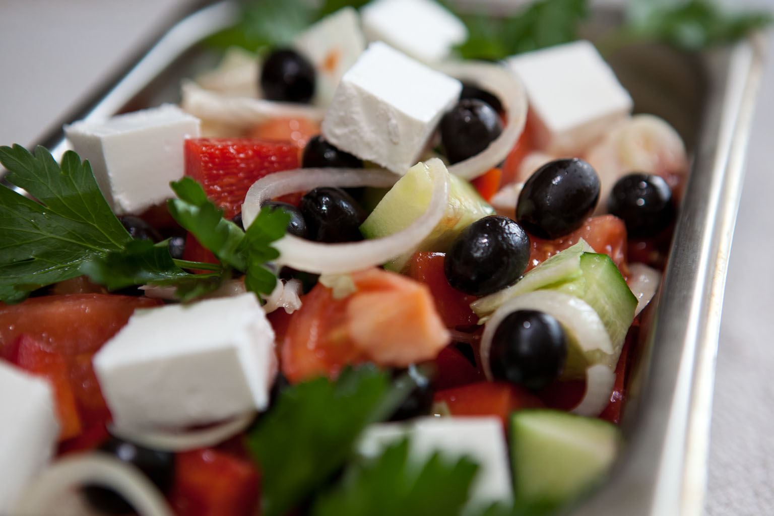 Греческий салат с фетой - лучшие варианты: рецепт с фото и видео
