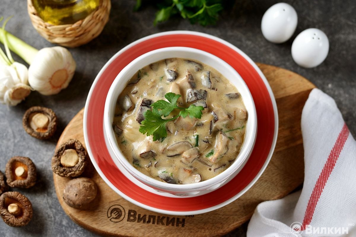 Курица с грибами в сливочном соусе - 56 рецептов приготовления пошагово - 1000.menu