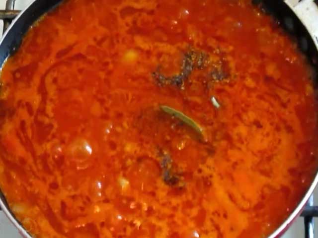 Куриные тефтели в томатном соусе