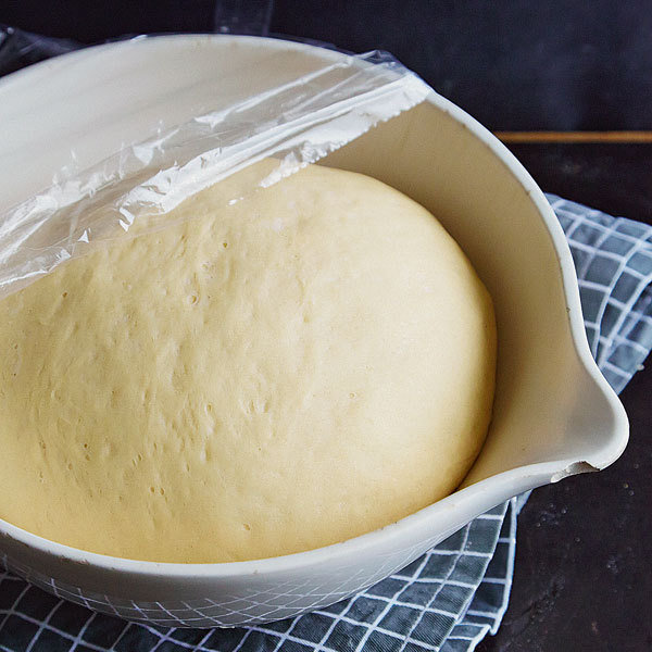 Дрожжевое тесто для пирожков — 8 простых и вкусных рецептов